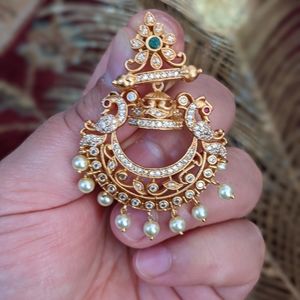 Gold polish earrings